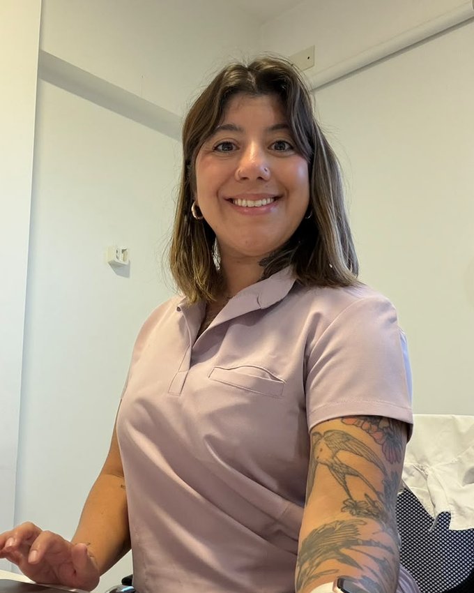 Dra. Sofía Martínez Alfaro en su consultorio